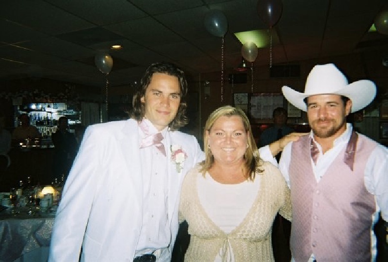 2009/04(April)/KATIE FRIDAY NIGHTS LIGHTS CAST/2009-04-KATIE FNL CAST 01.jpg